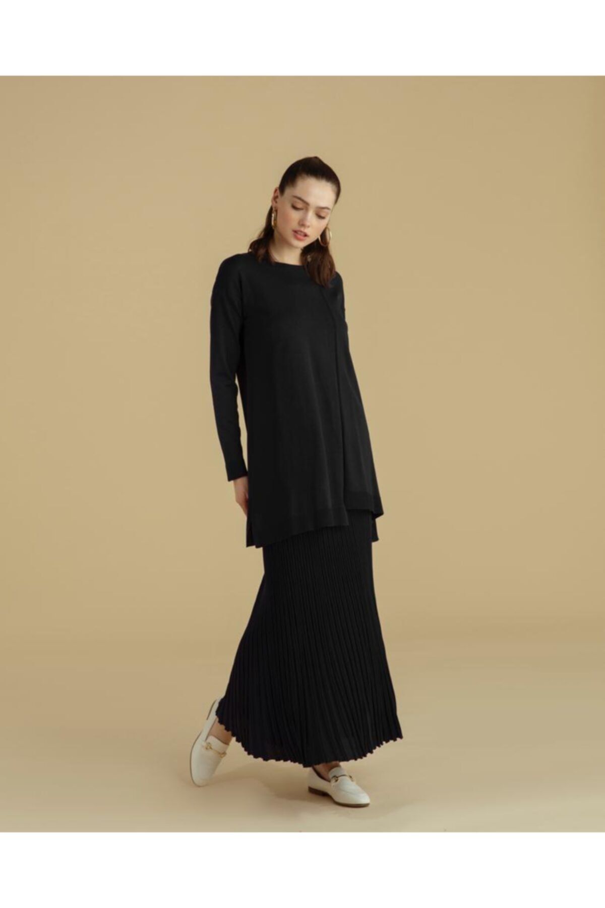 Piliseli Siyah Rayon Etek