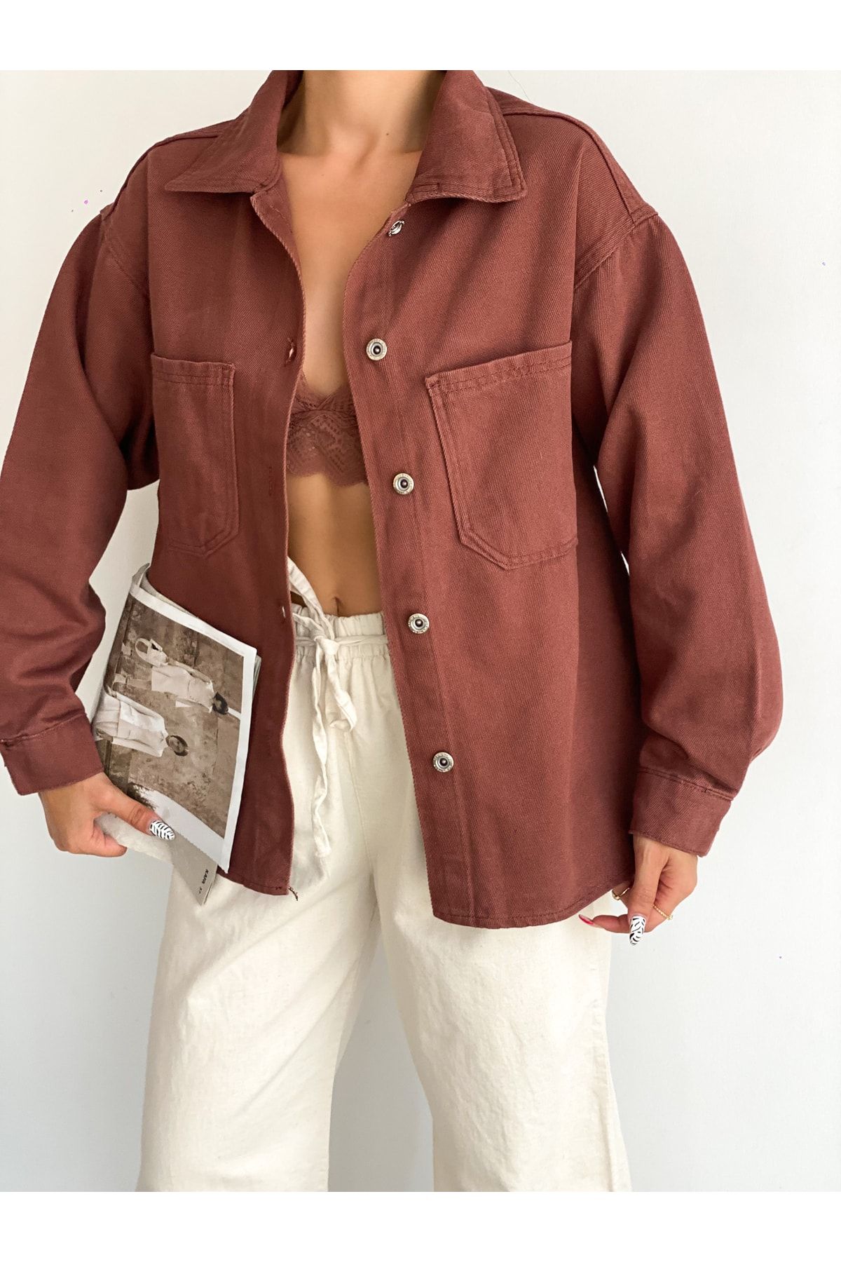 Kadın Oversize Uzun Kollu Çift Cepli Ceket Gömlek Kahverengi Kadın Oversize Uzun Kollu Çift Cepli Ceket Gömlek Kahverengi