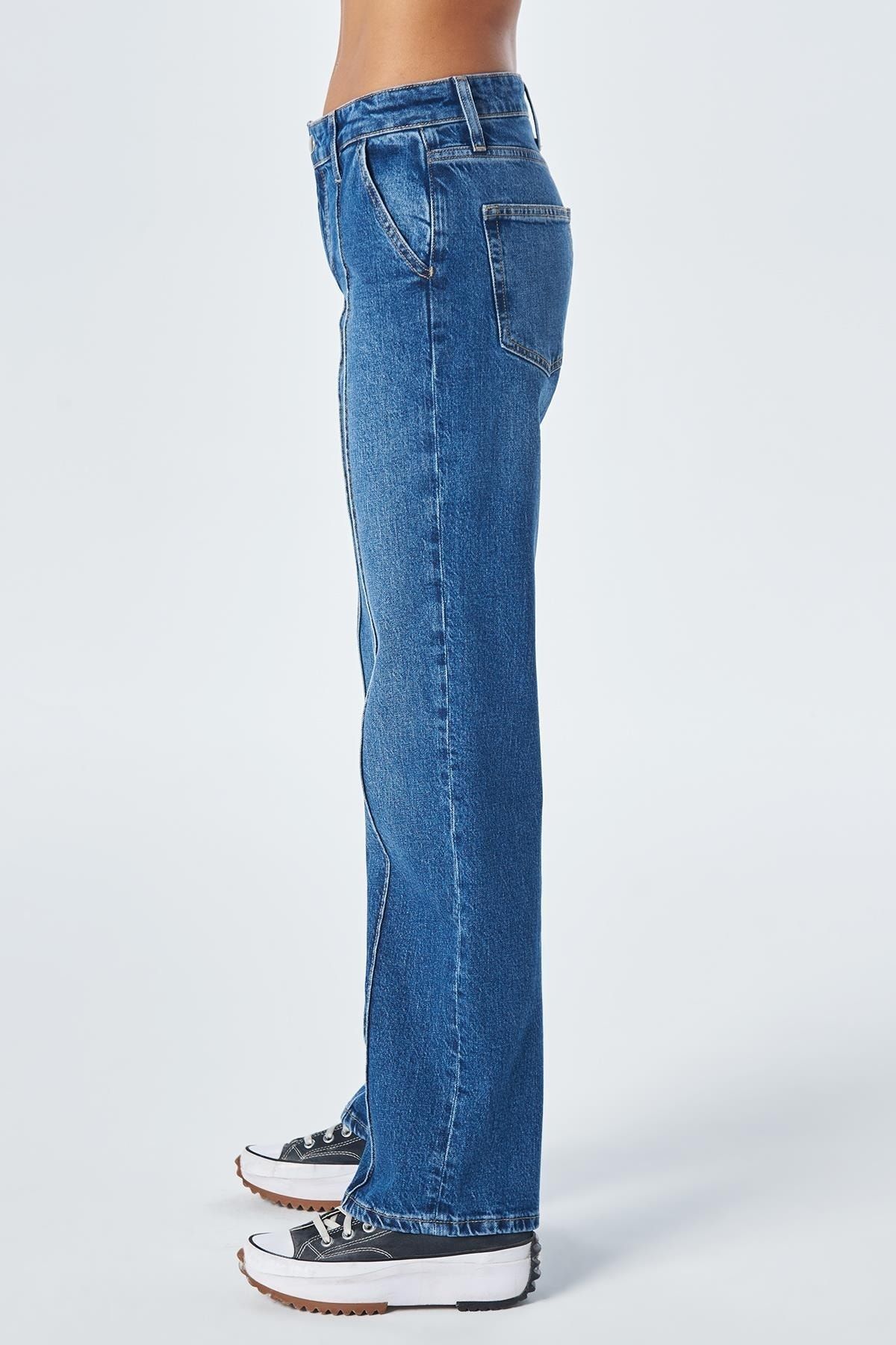 Orta Mavi Düşük Bel Nervürlü Fermuarlı Relax Fit Jean Pantolon C 4805-005 Orta Mavi Düşük Bel Nervürlü Fermuarlı Relax Fit Jean Pantolon C 4805-005