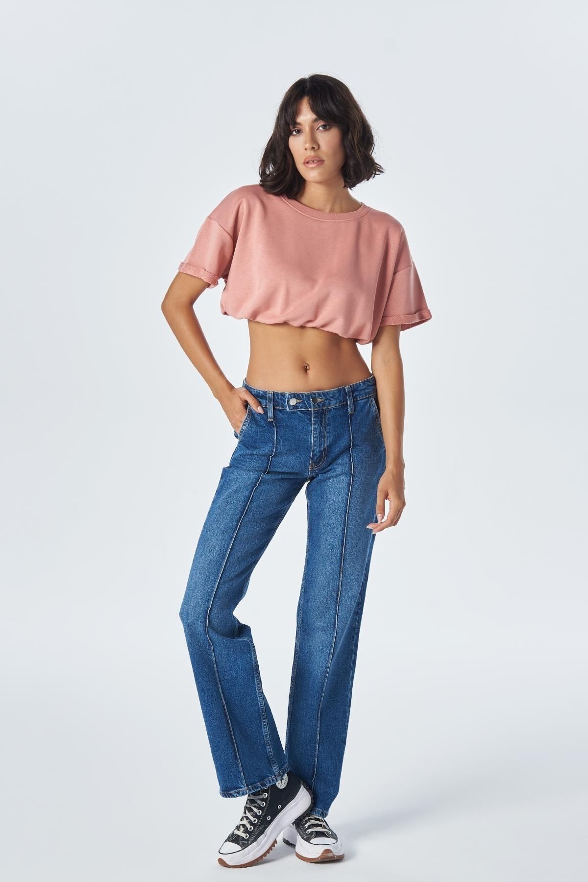 Orta Mavi Düşük Bel Nervürlü Fermuarlı Relax Fit Jean Pantolon C 4805-005 Orta Mavi Düşük Bel Nervürlü Fermuarlı Relax Fit Jean Pantolon C 4805-005