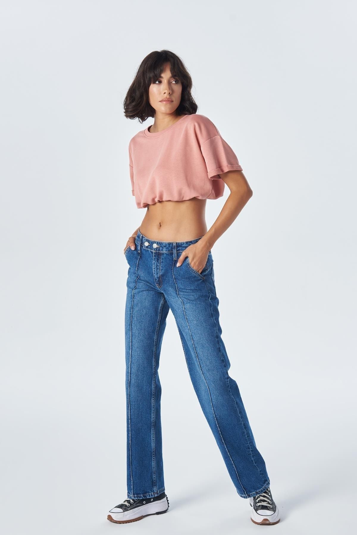 Orta Mavi Düşük Bel Nervürlü Fermuarlı Relax Fit Jean Pantolon C 4805-005 Orta Mavi Düşük Bel Nervürlü Fermuarlı Relax Fit Jean Pantolon C 4805-005