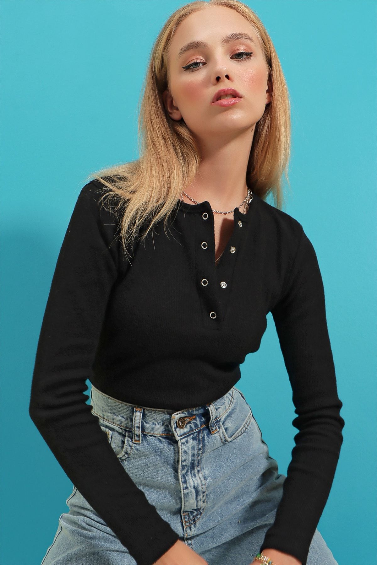 Kadın Siyah Çıtçıtlı Kaşkorse Bluz MDS-345-BLZ Kadın Siyah Çıtçıtlı Kaşkorse Bluz MDS-345-BLZ