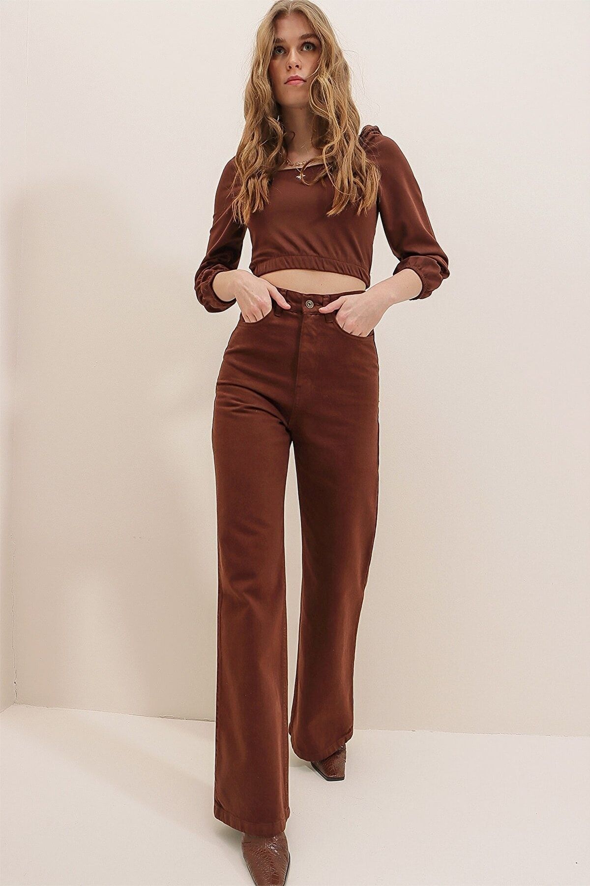My Women Kahverengi Likralı Süper Yüksek Bel Salaş Jean Pantolon. (süper Yüksek.) Wide Leg. My Women Kahverengi Likralı Süper Yüksek Bel Salaş Jean Pantolon. (süper Yüksek.) Wide Leg.