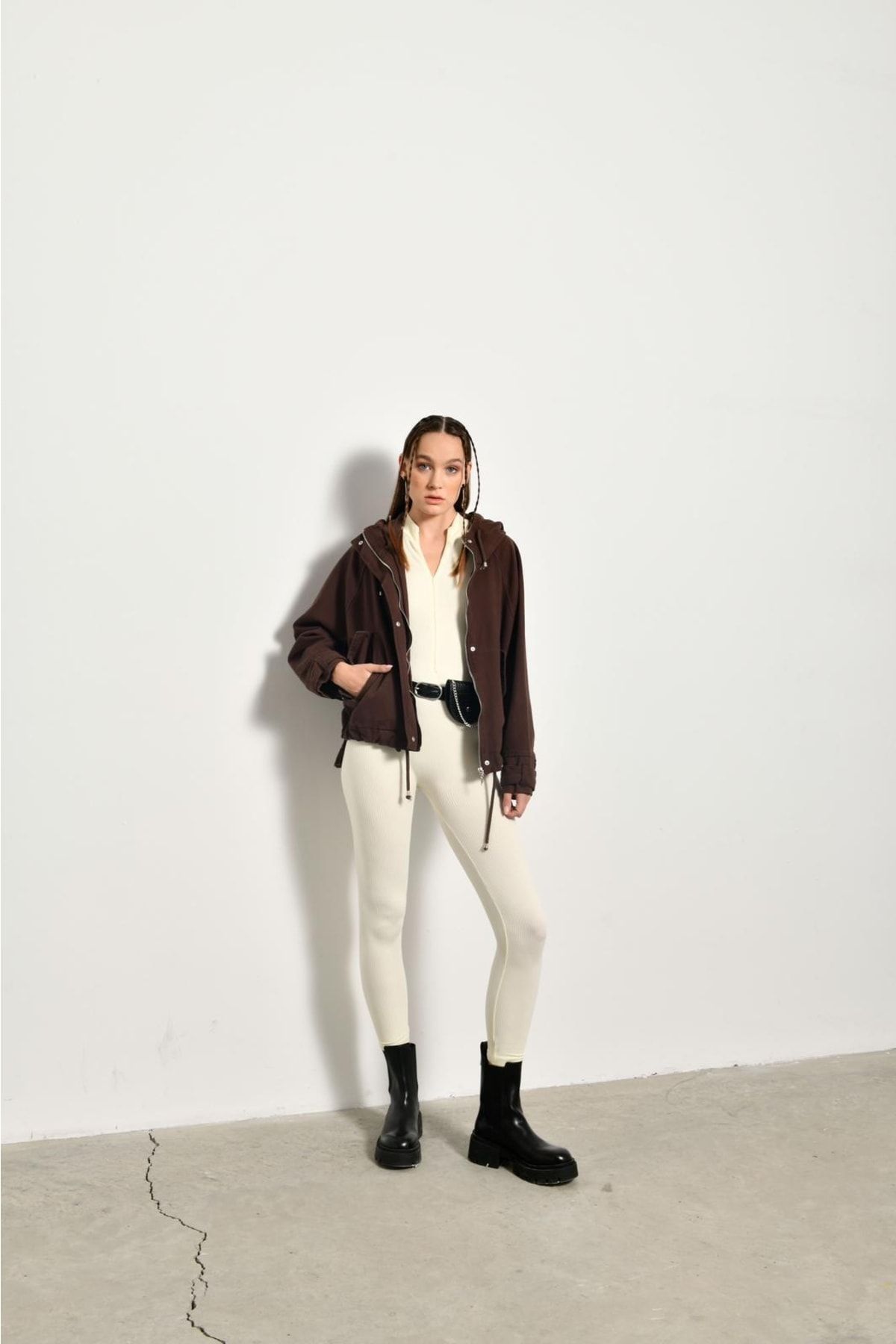 Moda Kadın Fermuı Çıt Çıt Kapamalı Kapüşonlu Gabardin Ceket Moda Kadın Fermuı Çıt Çıt Kapamalı Kapüşonlu Gabardin Ceket