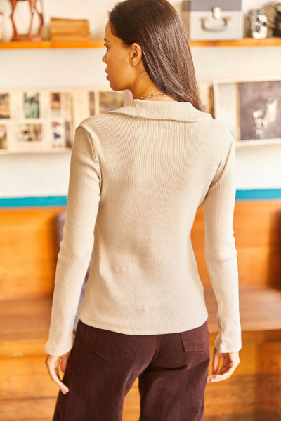 Kadın Taş Polo Yaka Şardonlu Kaşkorse Bluz BLZ-19002028 Kadın Taş Polo Yaka Şardonlu Kaşkorse Bluz BLZ-19002028