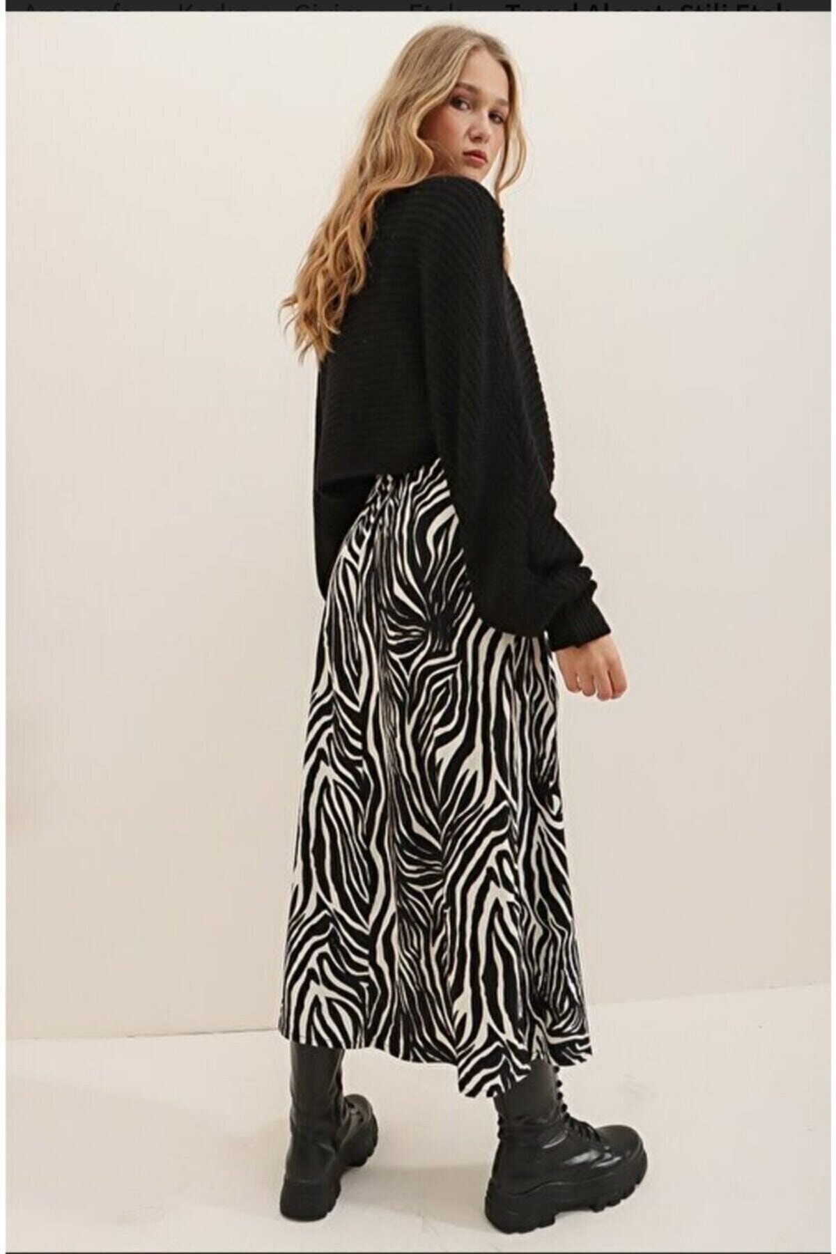 Kadın Siyah Yüksek Bel Yırtmaçlı Midi Boy Etek (ZEBRA) Kadın Siyah Yüksek Bel Yırtmaçlı Midi Boy Etek (ZEBRA)
