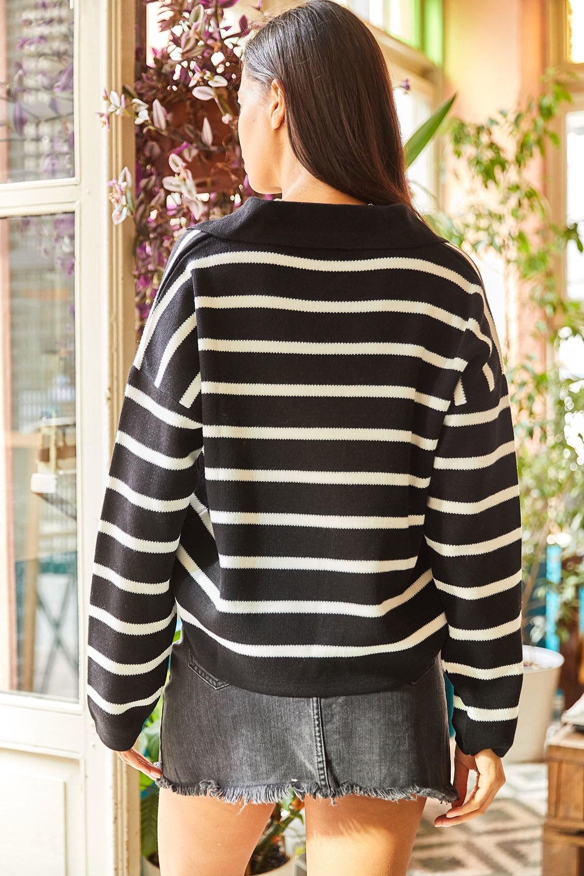 Kadın Siyah Polo Yaka Oversize Crop Triko Kazak KZK-19000435 Kadın Siyah Polo Yaka Oversize Crop Triko Kazak KZK-19000435