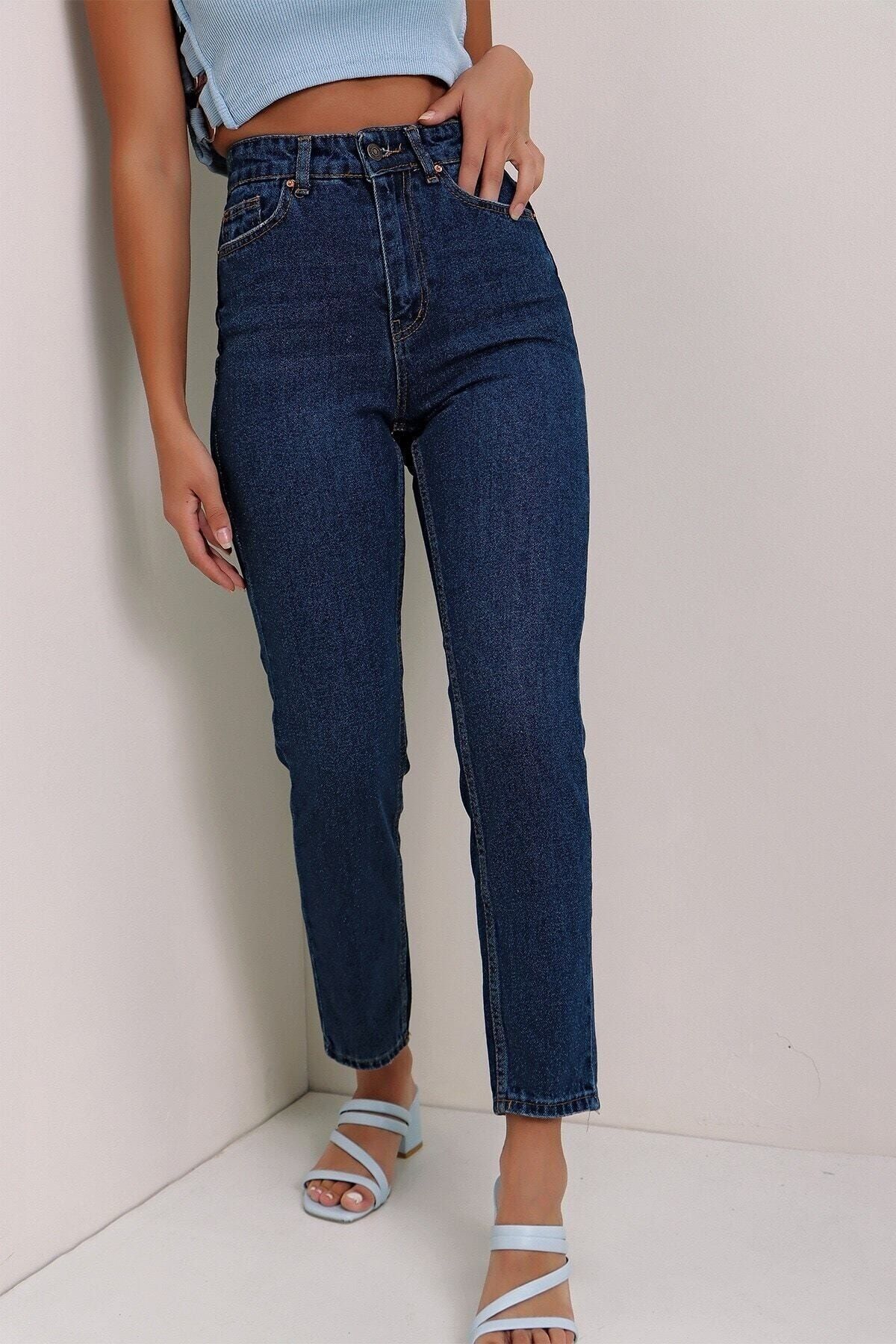 Otilia Koyu Mavi Likralı Mom Jean Pantolon Otilia Koyu Mavi Likralı Mom Jean Pantolon