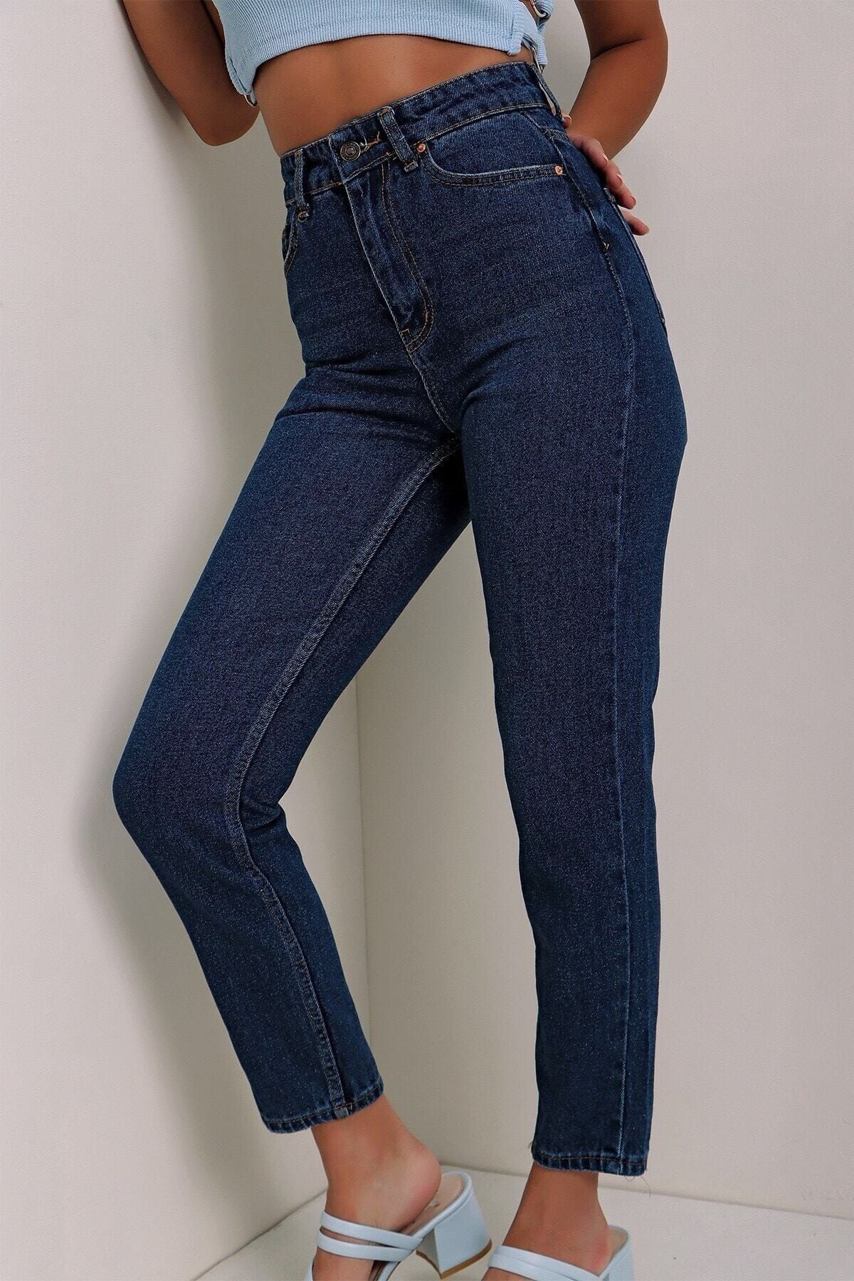 Otilia Koyu Mavi Likralı Mom Jean Pantolon Otilia Koyu Mavi Likralı Mom Jean Pantolon
