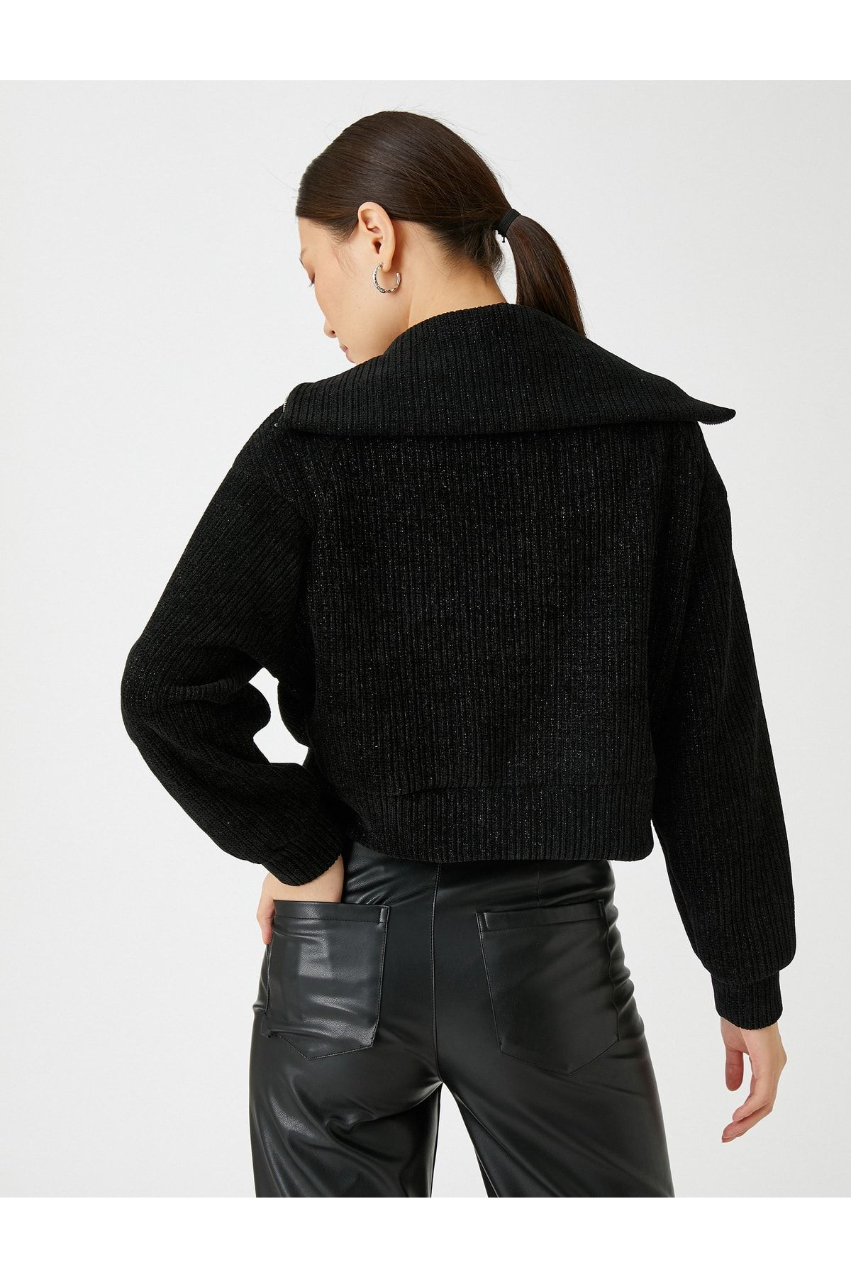 Kadın Sweatshirt Siyah 3wak30121ek Kadife Sweatshirt Fermuarlı Dik Yaka Kadın Sweatshirt Siyah 3wak30121ek Kadife Sweatshirt Fermuarlı Dik Yaka