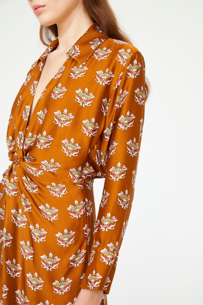 V Yaka Büzgü Detaylı Elbise