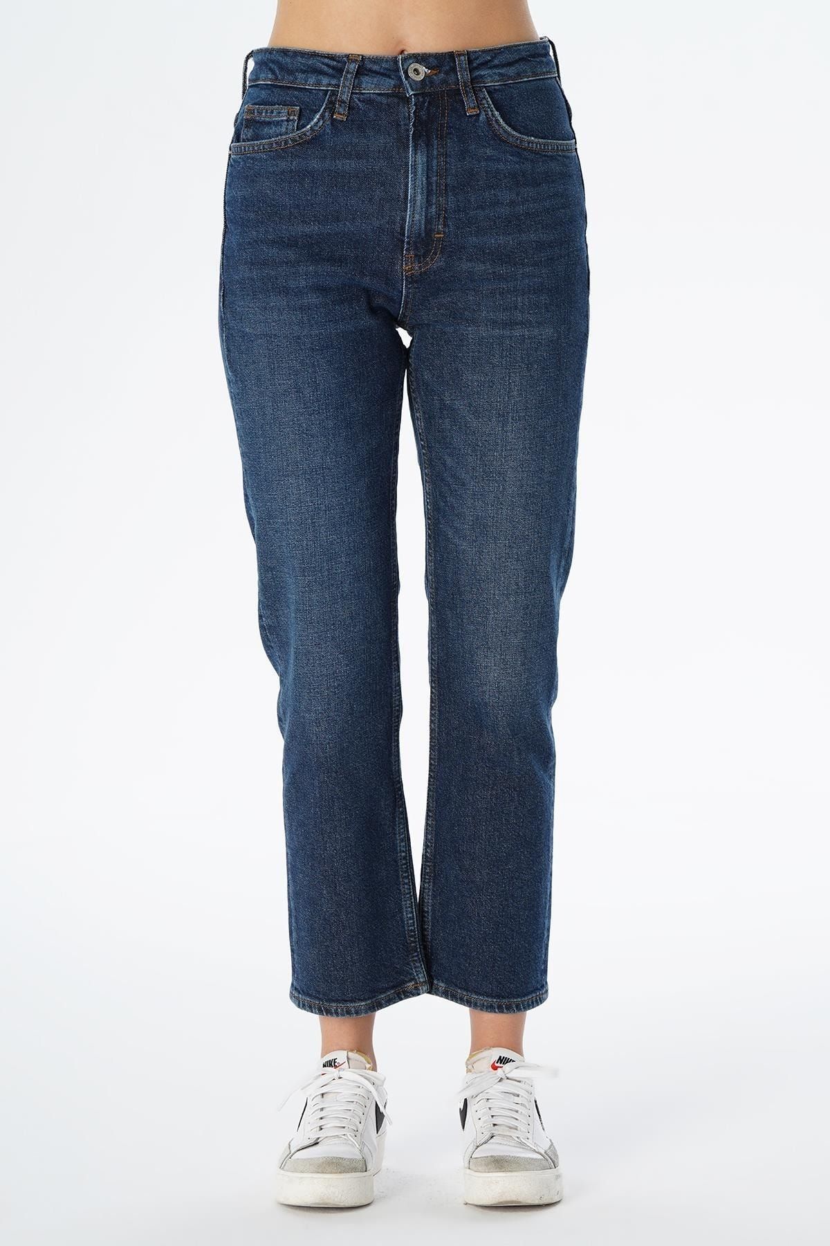 Koyu Mavi Straight Fit Fermuarlı Jean Pantolon C 4518-075 Koyu Mavi Straight Fit Fermuarlı Jean Pantolon C 4518-075