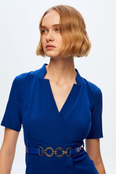 V Yaka Kemerli Elbise