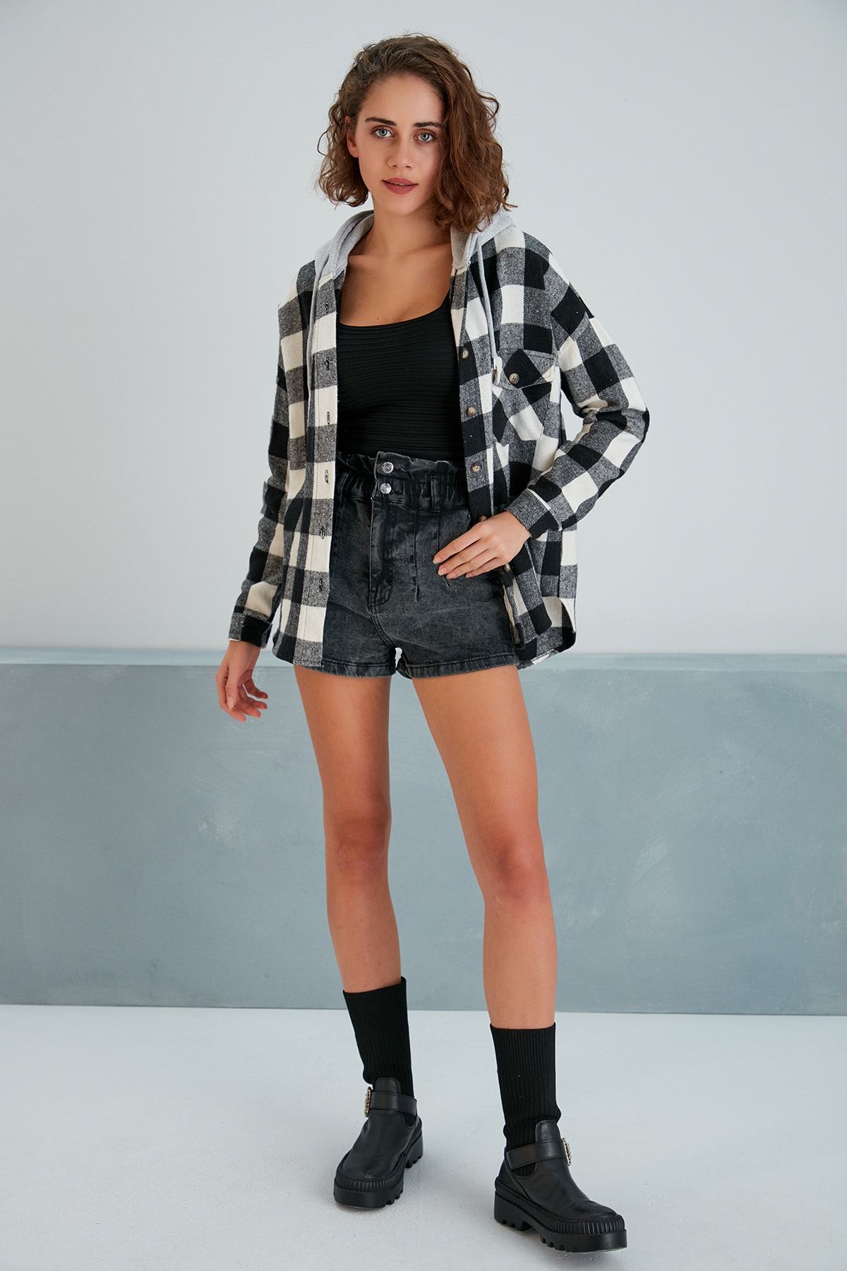 Kadın Siyah Beyaz Oduncu Oversize Ceket Gömlek Kadın Siyah Beyaz Oduncu Oversize Ceket Gömlek