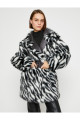 Zebra Desenli Kemer Detaylı Peluş Kaban Zebra Desenli Kemer Detaylı Peluş Kaban