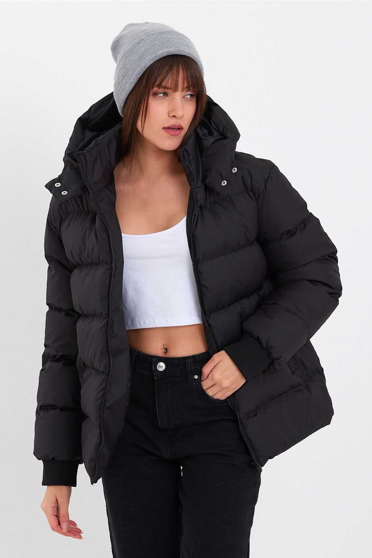 Kadın Siyah Su Ve Rüzgar Geçirmez Oversize Kapüşonlu Kışlık Şişme Mont & Kaban & Parka - 137 Kadın Siyah Su Ve Rüzgar Geçirmez Oversize Kapüşonlu Kışlık Şişme Mont & Kaban & Parka - 137