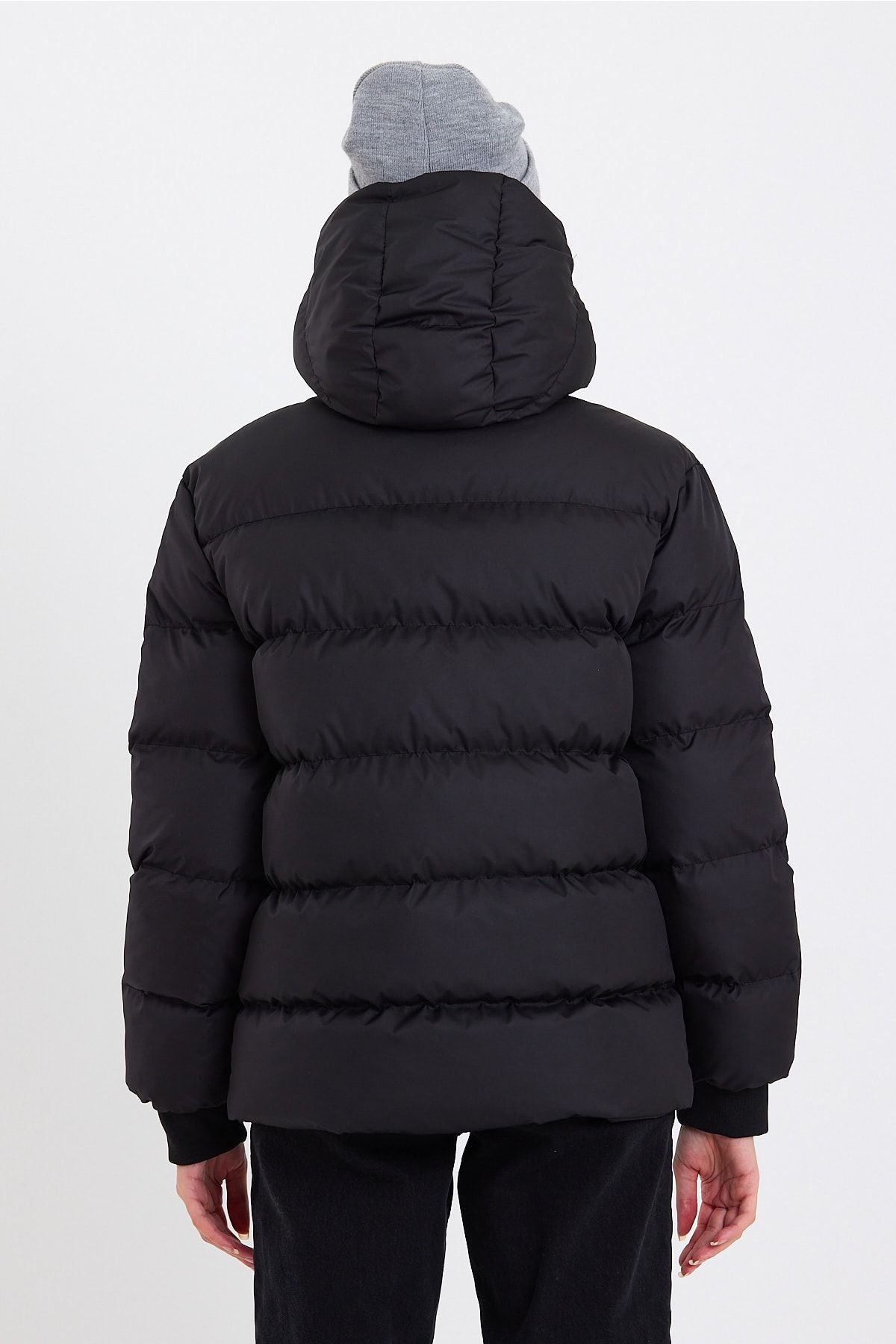 Kadın Siyah Su Ve Rüzgar Geçirmez Oversize Kapüşonlu Kışlık Şişme Mont & Kaban & Parka - 137 Kadın Siyah Su Ve Rüzgar Geçirmez Oversize Kapüşonlu Kışlık Şişme Mont & Kaban & Parka - 137