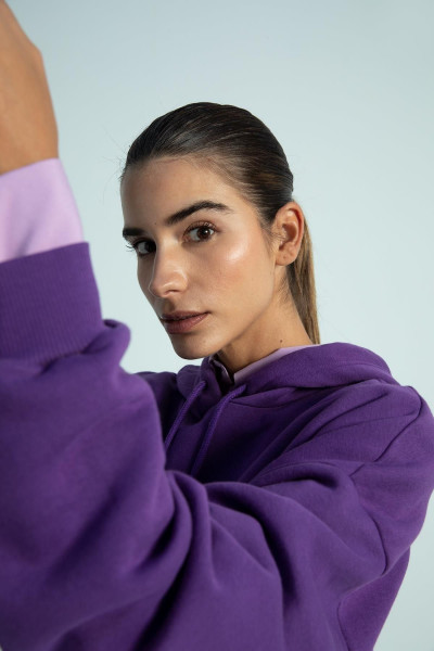 Oversize Fit Kapüşonlu Kanguru Cepli İçi Yumuşak Tüylü Sweatshirt Oversize Fit Kapüşonlu Kanguru Cepli İçi Yumuşak Tüylü Sweatshirt