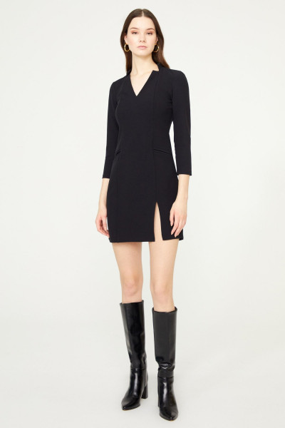 V Yaka Yırtmaçlı Elbise