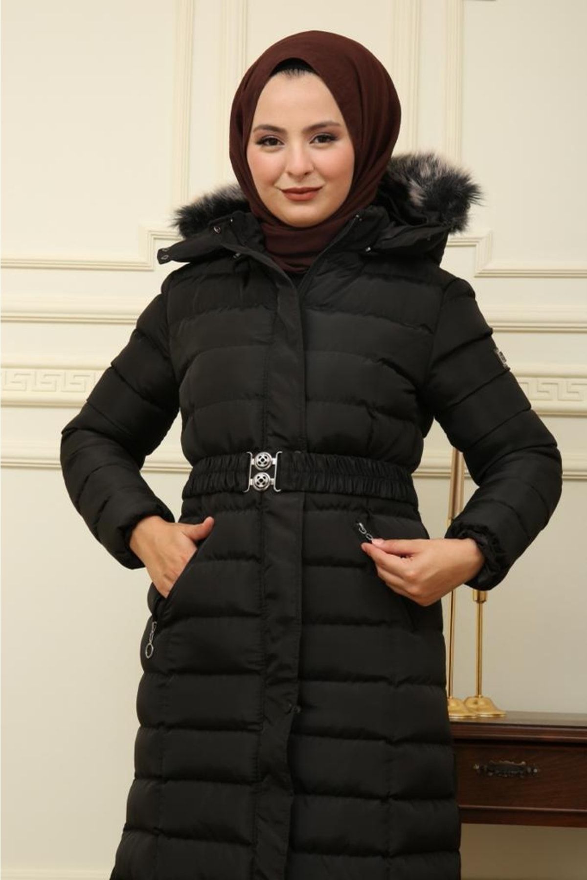 Kol Lastkli Kapüşonlu Uzun Şişme Mont Kol Lastkli Kapüşonlu Uzun Şişme Mont