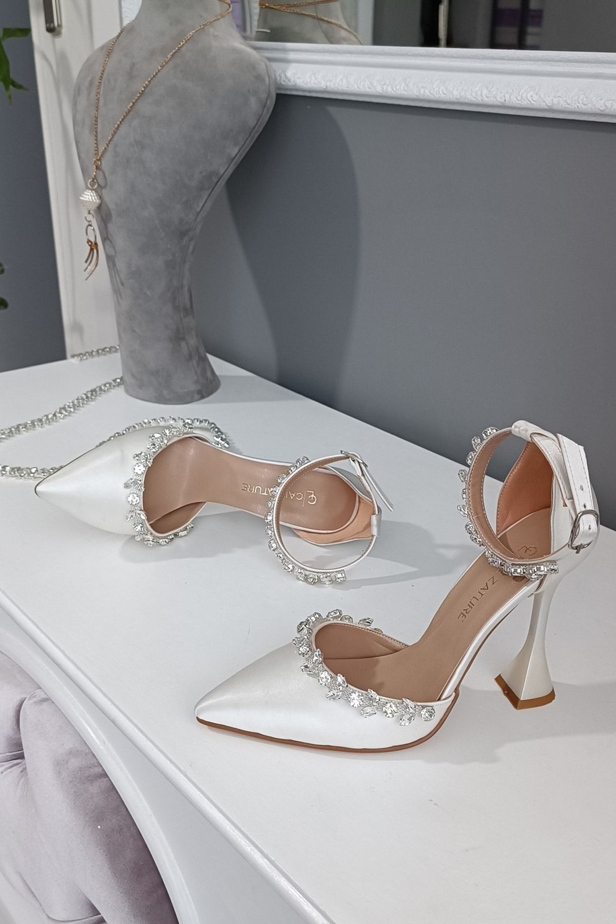 Sedef Saten 11cm Şampanya Topuklu Bilekten Kemerli Çift Suyolu Taşlı Abiye Stiletto Kadın Ayakkabı Sedef Saten 11cm Şampanya Topuklu Bilekten Kemerli Çift Suyolu Taşlı Abiye Stiletto Kadın Ayakkabı