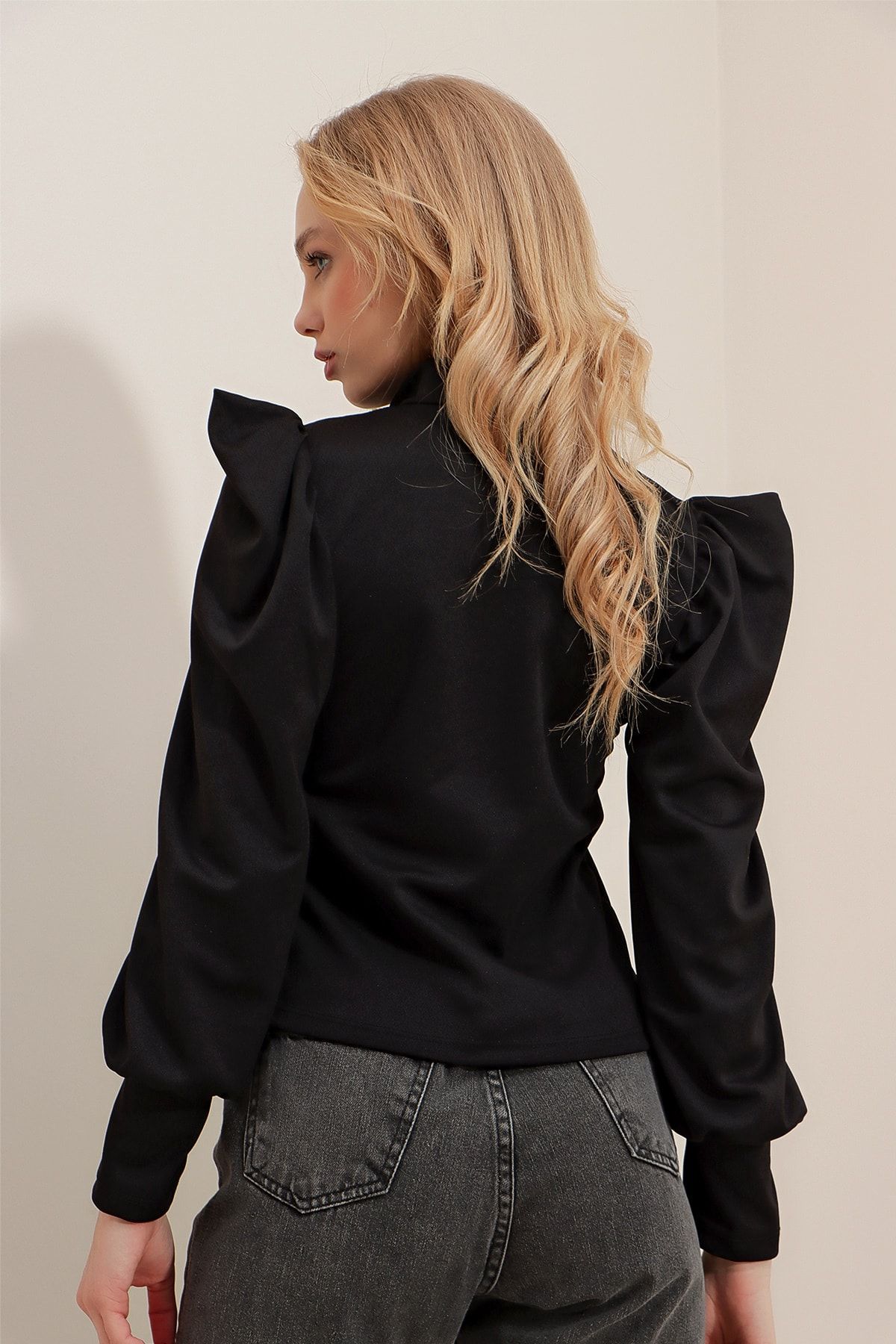 Kadın Siyah Hakim Yaka Prenses Kol Dokuma Crop Bluz ALC-X9659
