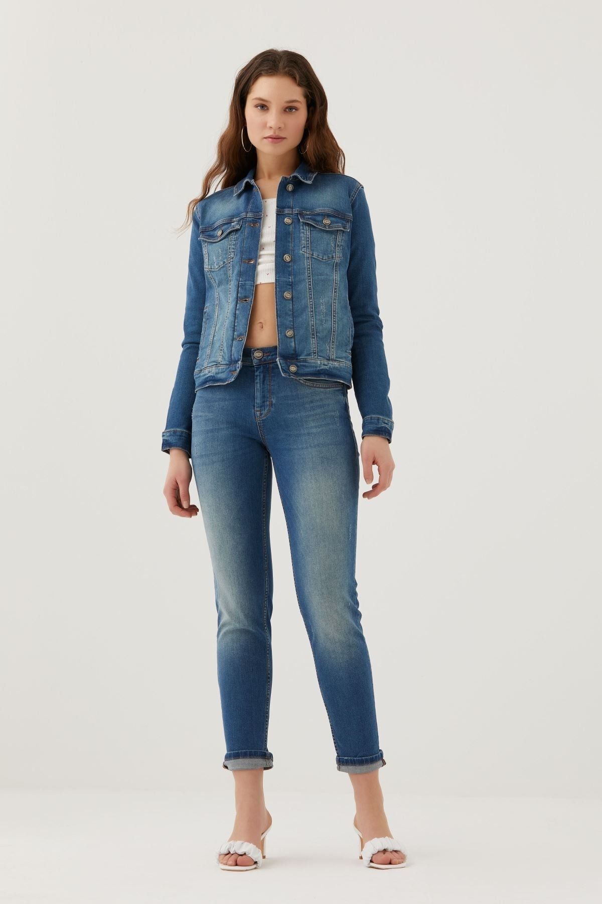 Pantamo Orta Ton Eskitilmiş Yeşilimsi Mavi Klasik Mont Woman's Denım Jacket Pantamo Orta Ton Eskitilmiş Yeşilimsi Mavi Klasik Mont Woman's Denım Jacket