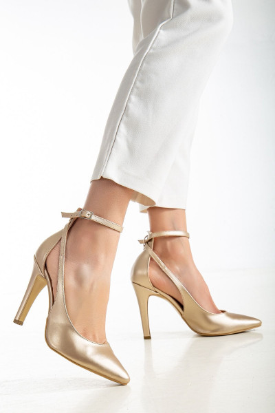 Kadın Stiletto Yüksek Topuk Mat Altın Rengi Kadın Stiletto Yüksek Topuk Mat Altın Rengi