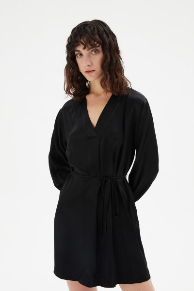 V Yaka Bağlamalı Elbise