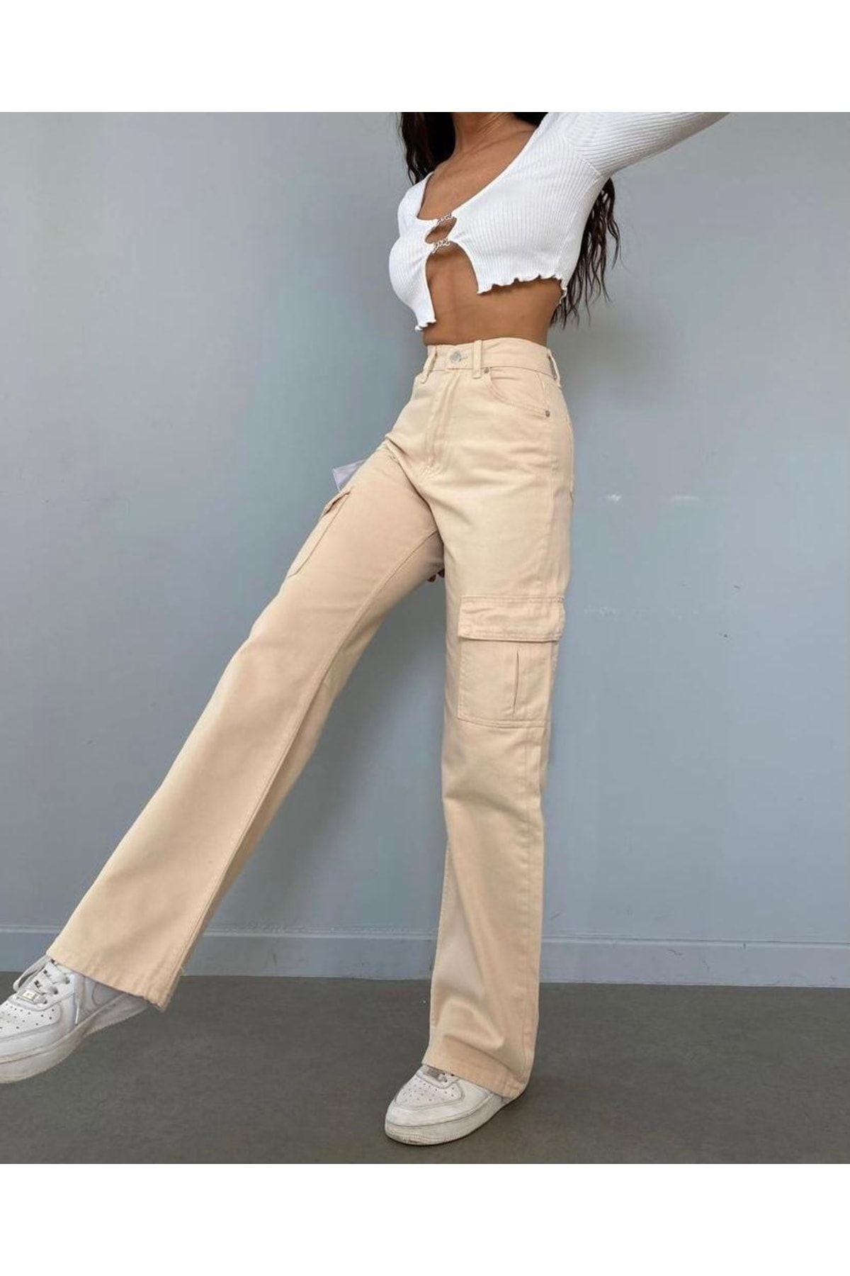 Yüksek Bel Kargo Cepli Jeans Bej Rengi Kot Pantolon Yüksek Bel Kargo Cepli Jeans Bej Rengi Kot Pantolon