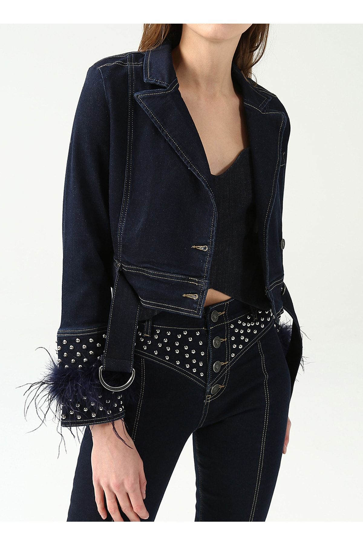 Trok Ve Tüy Detay Kruvaze Denim Ceket Trok Ve Tüy Detay Kruvaze Denim Ceket