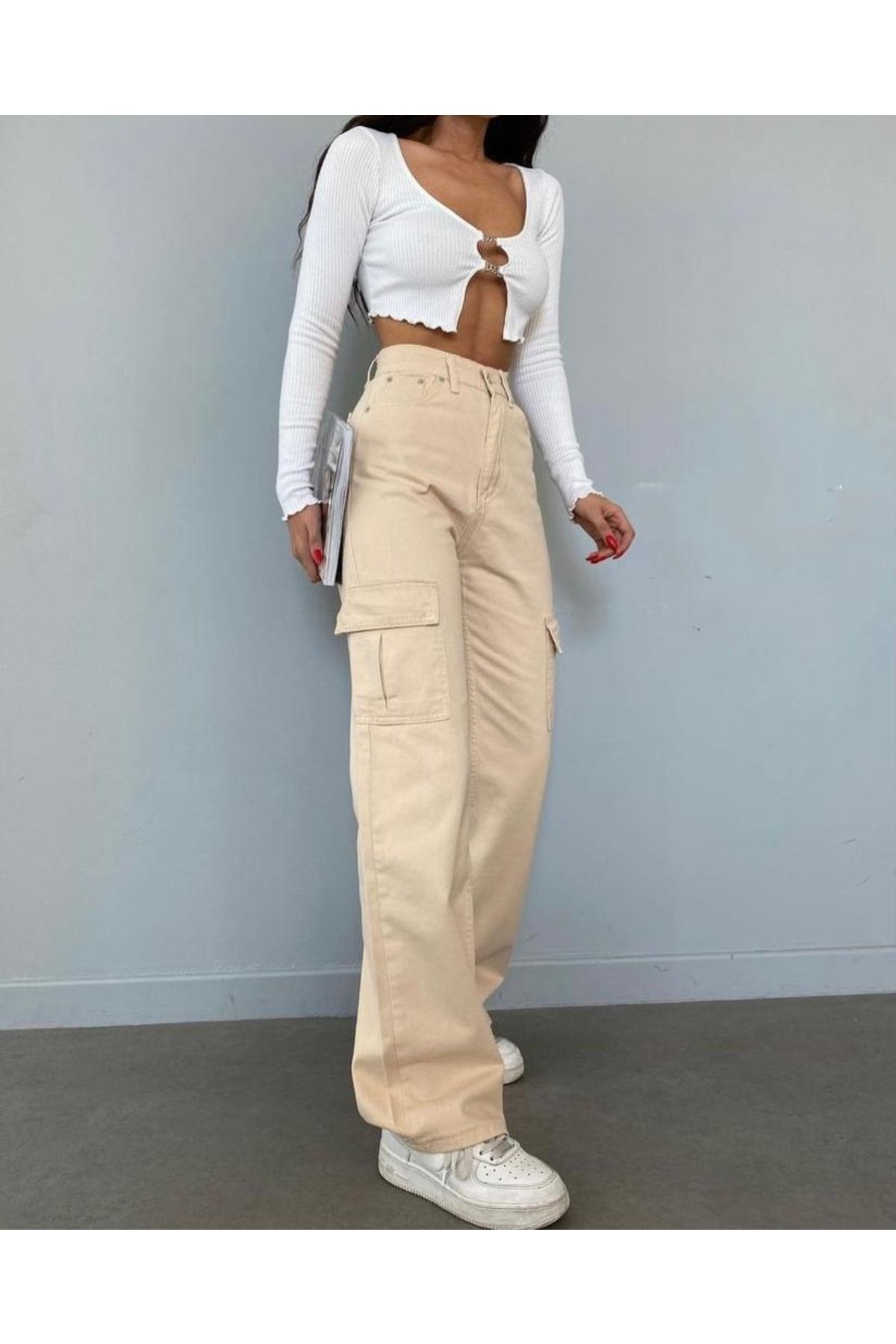 Yüksek Bel Kargo Cepli Jeans Bej Rengi Kot Pantolon Yüksek Bel Kargo Cepli Jeans Bej Rengi Kot Pantolon