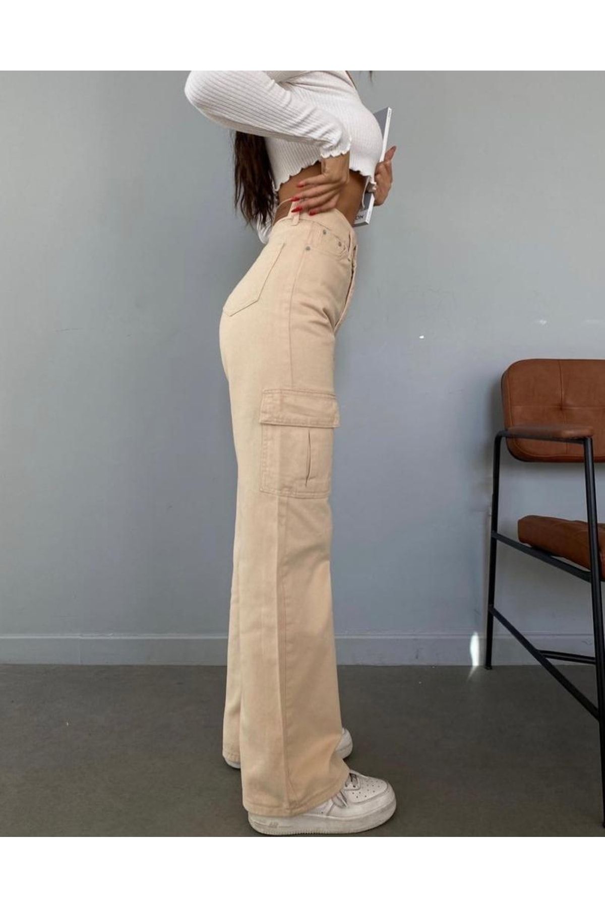 Yüksek Bel Kargo Cepli Jeans Bej Rengi Kot Pantolon Yüksek Bel Kargo Cepli Jeans Bej Rengi Kot Pantolon