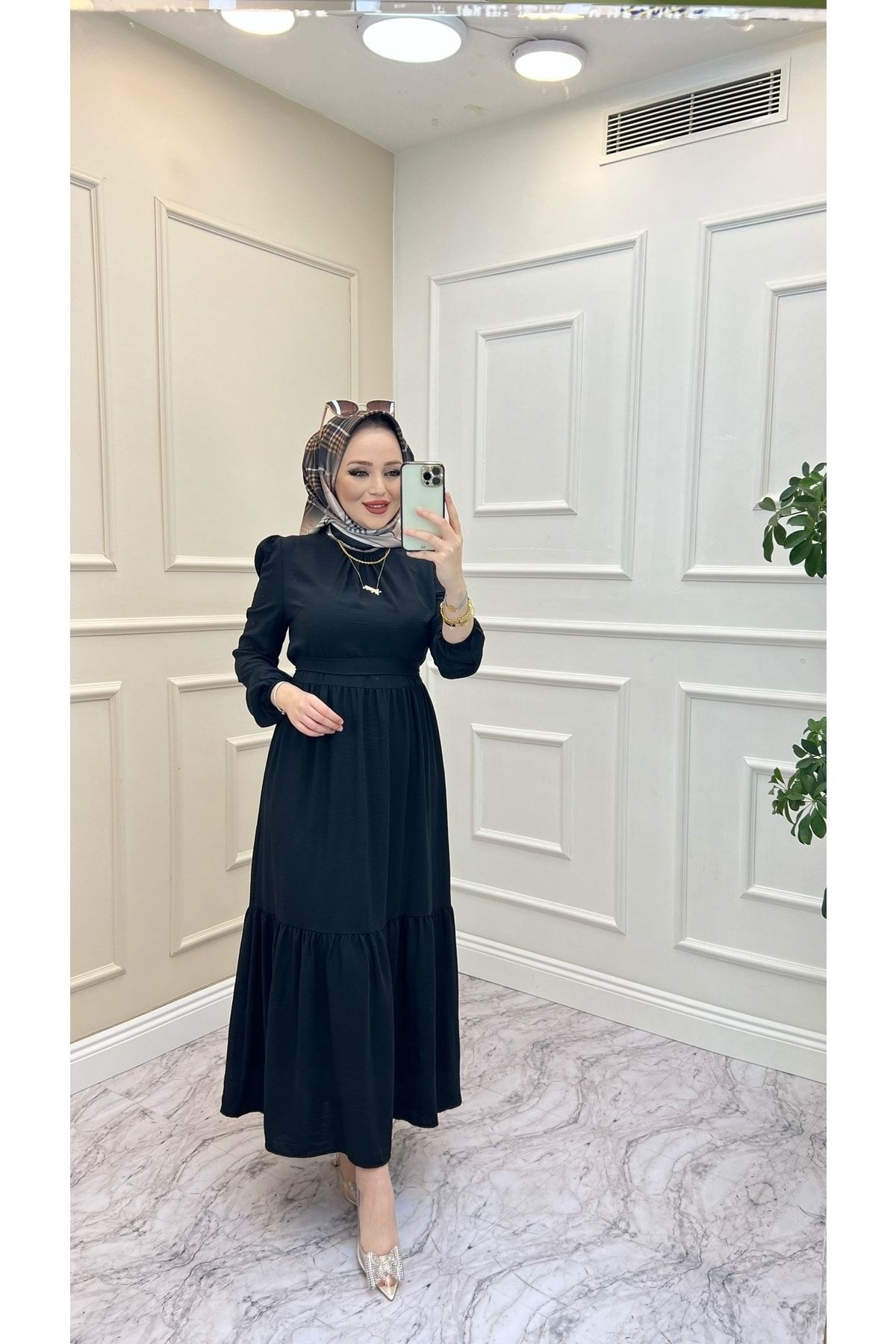 Yakası Büzgü Detaylı Ayrobin Elbise Yakası Büzgü Detaylı Ayrobin Elbise