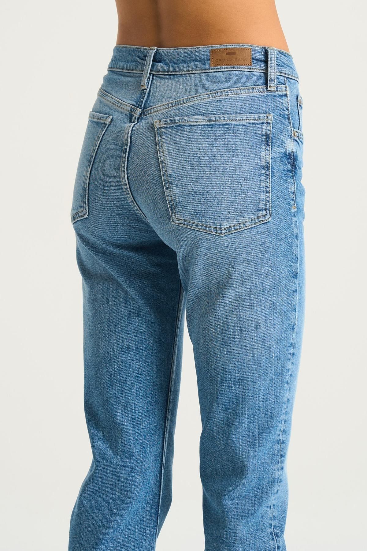 Sydney Açık Mavi Yüksek Bel Patı Düğmeli Slim Straight Jean Pantolon C 4529-046 Sydney Açık Mavi Yüksek Bel Patı Düğmeli Slim Straight Jean Pantolon C 4529-046