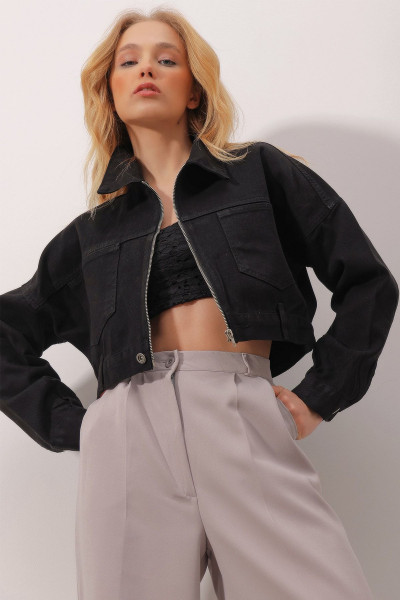 Kadın Siyah Çift Cepli Fermuarlı Crop Denim Ceket ALC-X9899 Kadın Siyah Çift Cepli Fermuarlı Crop Denim Ceket ALC-X9899
