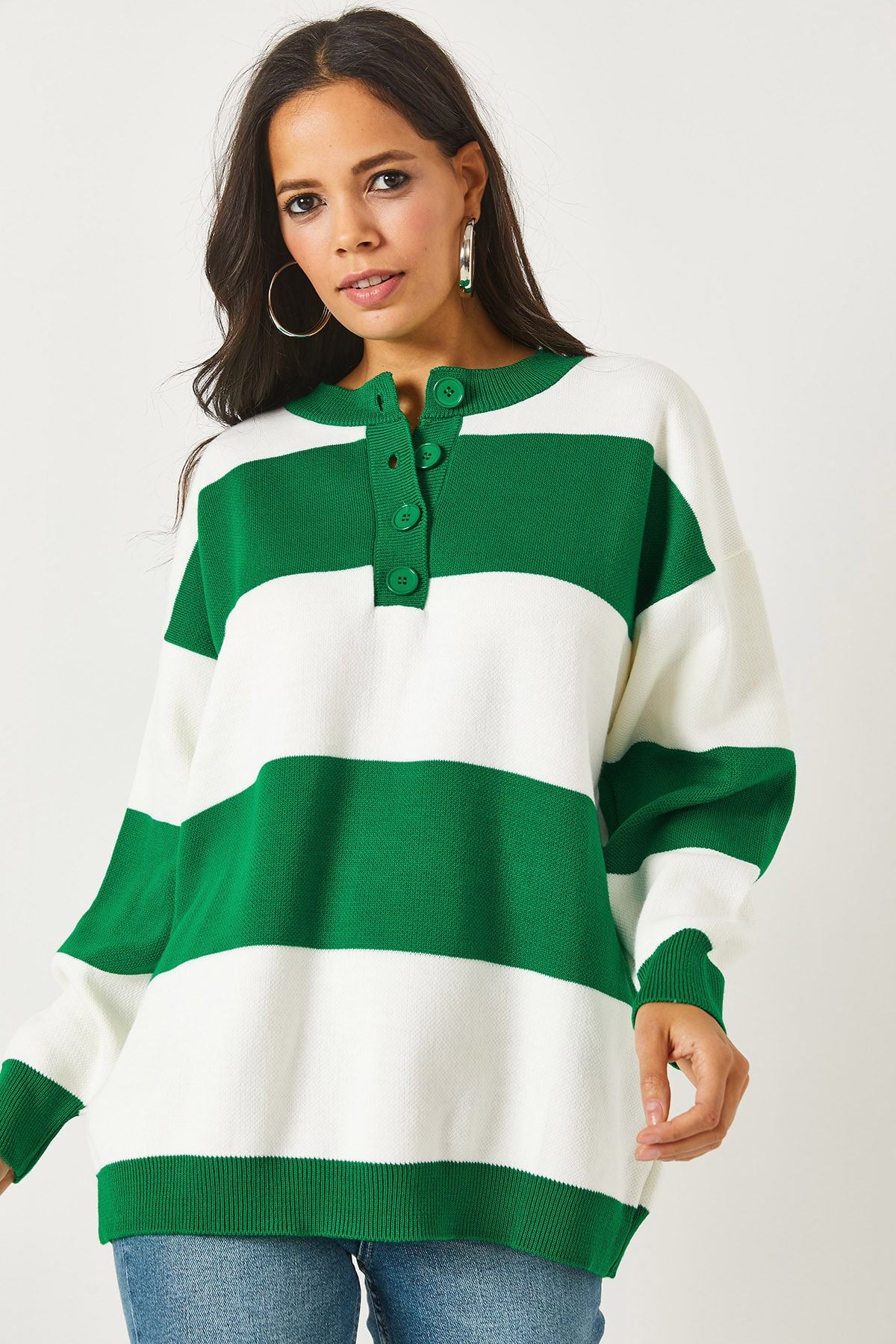 Zümrüt Yeşili Düğmeli Çizgili Oversize Triko Kazak KZK-19000590 Zümrüt Yeşili Düğmeli Çizgili Oversize Triko Kazak KZK-19000590