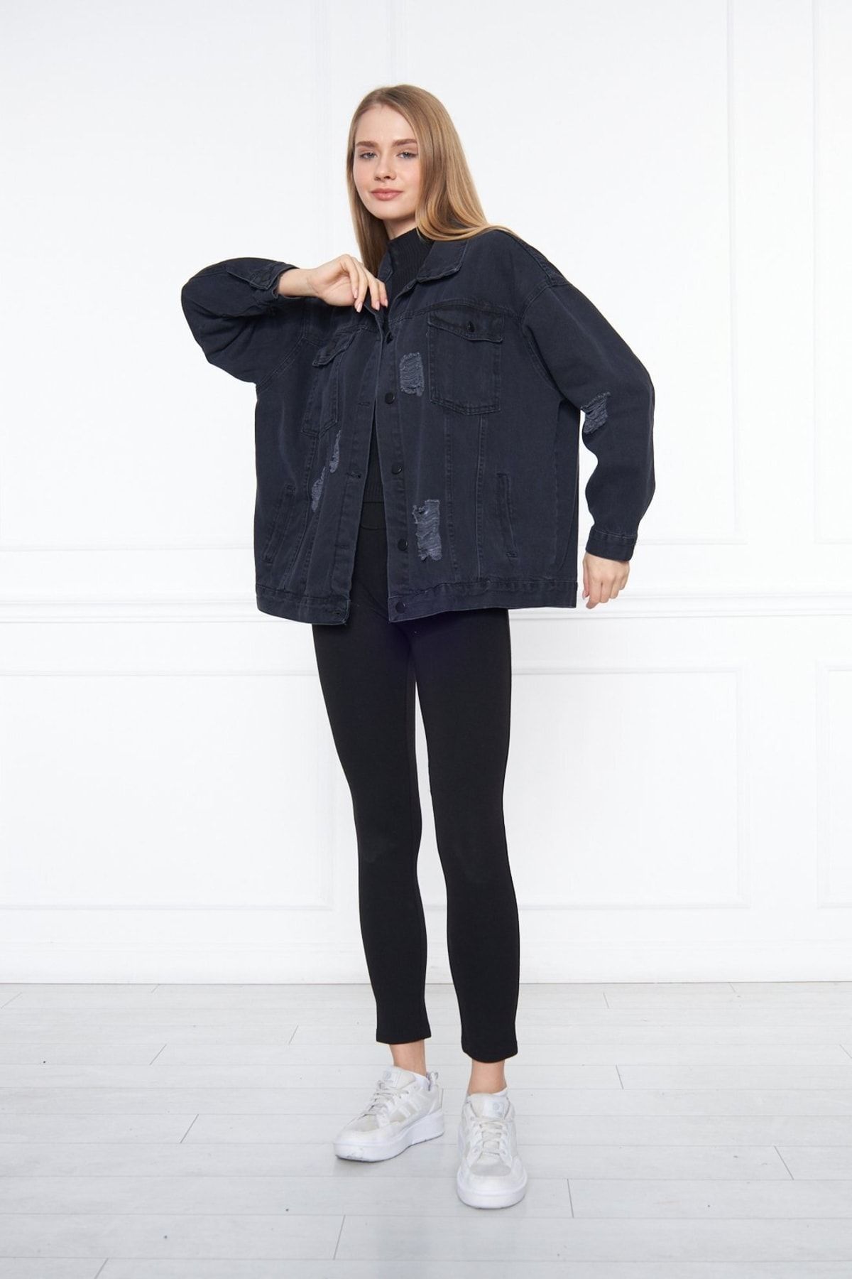Oversize Yıpratma Detaylı Kot Ceket Oversize Yıpratma Detaylı Kot Ceket