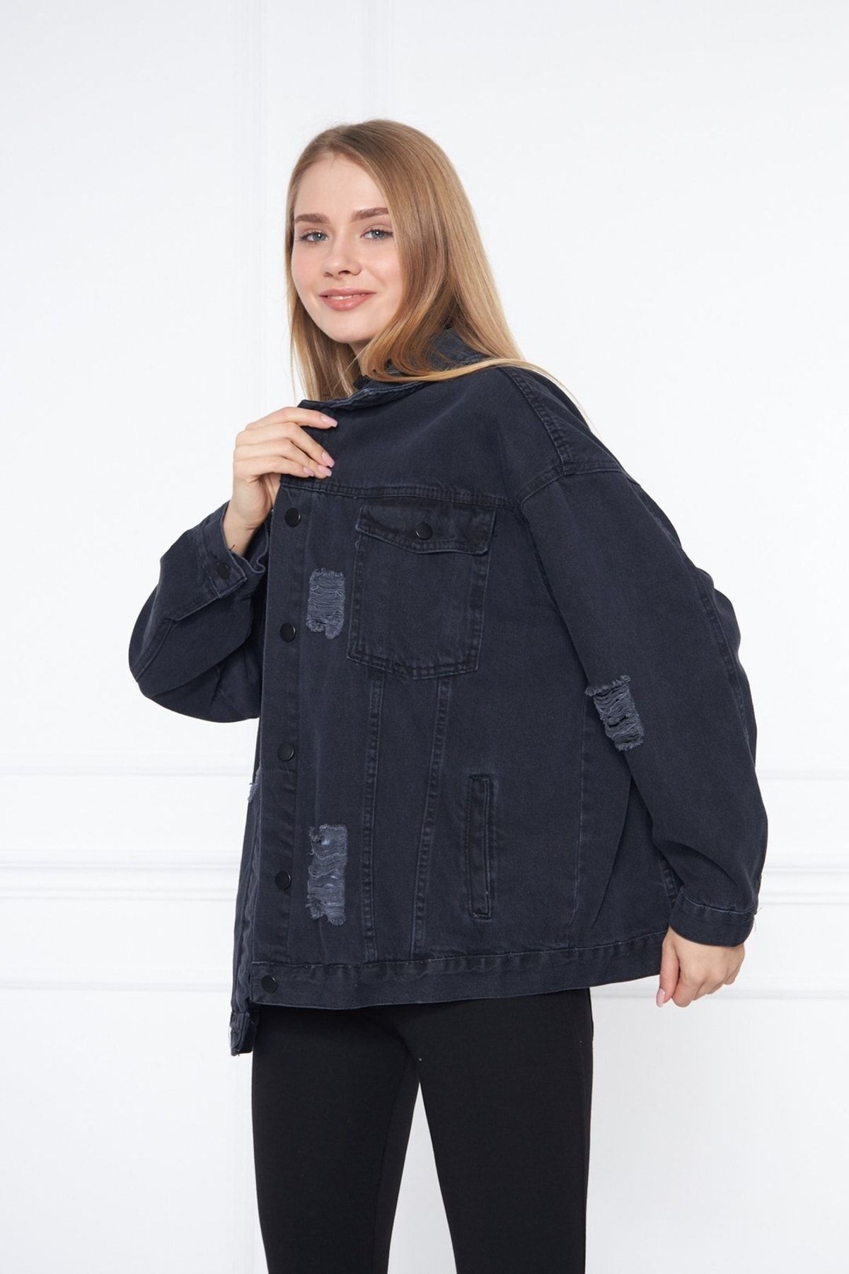 Oversize Yıpratma Detaylı Kot Ceket Oversize Yıpratma Detaylı Kot Ceket
