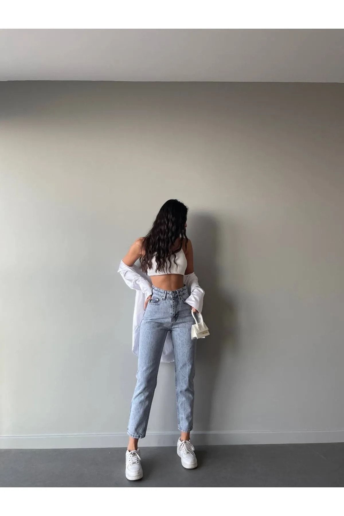 Maria Kadın Açık Mavi Asit Kar Yıkama Süper Yüksek Bel Comfort Likralı Mom Kot Pantalon Jeans Maria Kadın Açık Mavi Asit Kar Yıkama Süper Yüksek Bel Comfort Likralı Mom Kot Pantalon Jeans