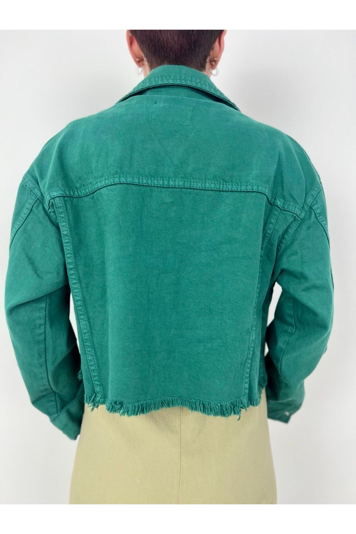Yeşil Kısa Denim Ceket Çıtçıt Düğmeli Yeşil Kısa Denim Ceket Çıtçıt Düğmeli