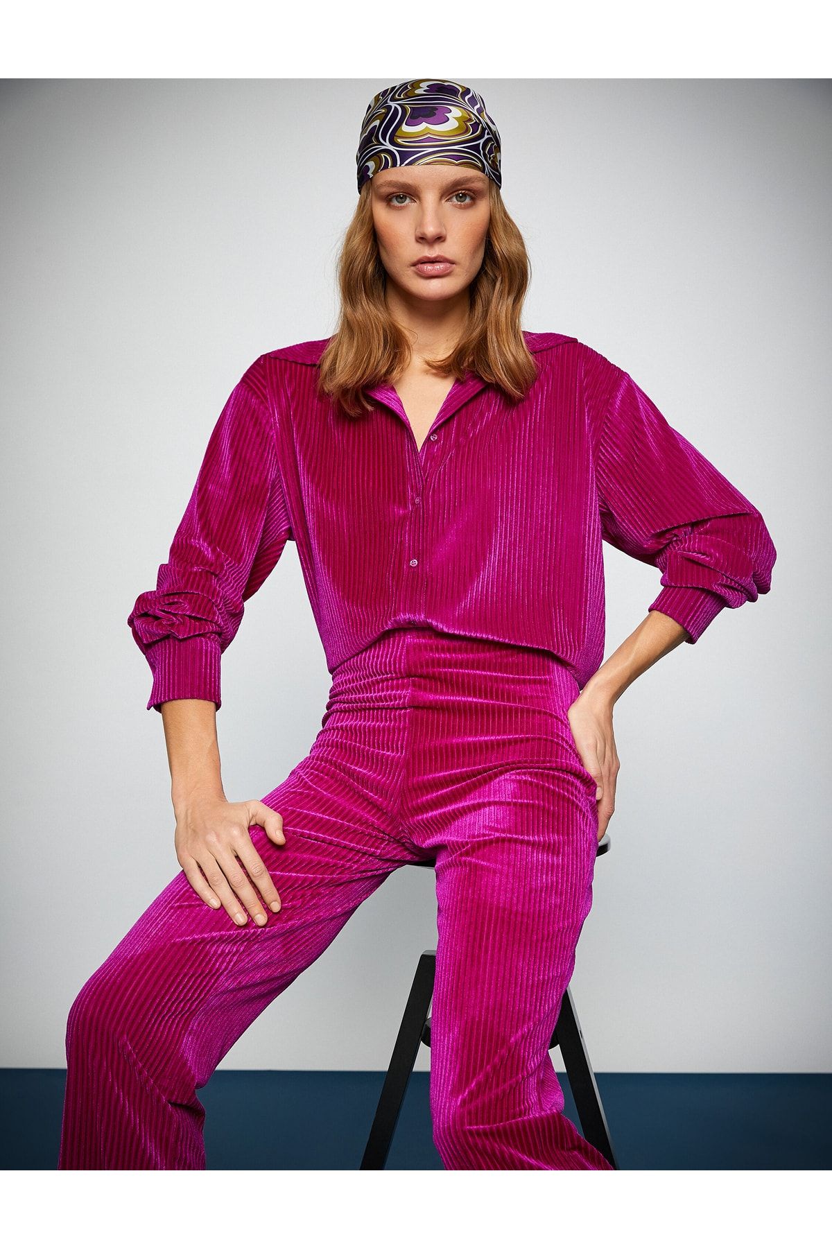 Melis Ağazat X - Relax Fit Fitilli Kadife Gömlek Melis Ağazat X - Relax Fit Fitilli Kadife Gömlek