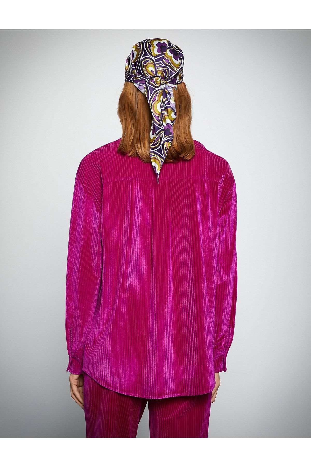 Melis Ağazat X - Relax Fit Fitilli Kadife Gömlek Melis Ağazat X - Relax Fit Fitilli Kadife Gömlek