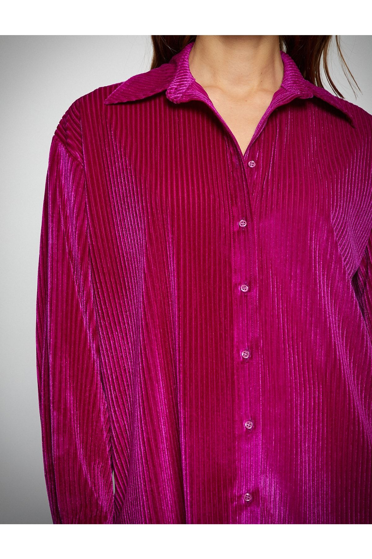 Melis Ağazat X - Relax Fit Fitilli Kadife Gömlek Melis Ağazat X - Relax Fit Fitilli Kadife Gömlek