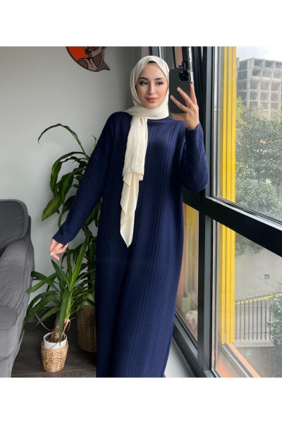 Oversize Bol Kesim Yarım Balıkçı Yaka Fitilli Triko Tesettür Elbise 38-44 Beden Arası Oversize Bol Kesim Yarım Balıkçı Yaka Fitilli Triko Tesettür Elbise 38-44 Beden Arası
