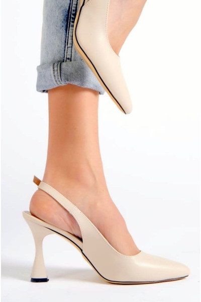 Sivri 9 cm Arka Açık Klasik Topuklu