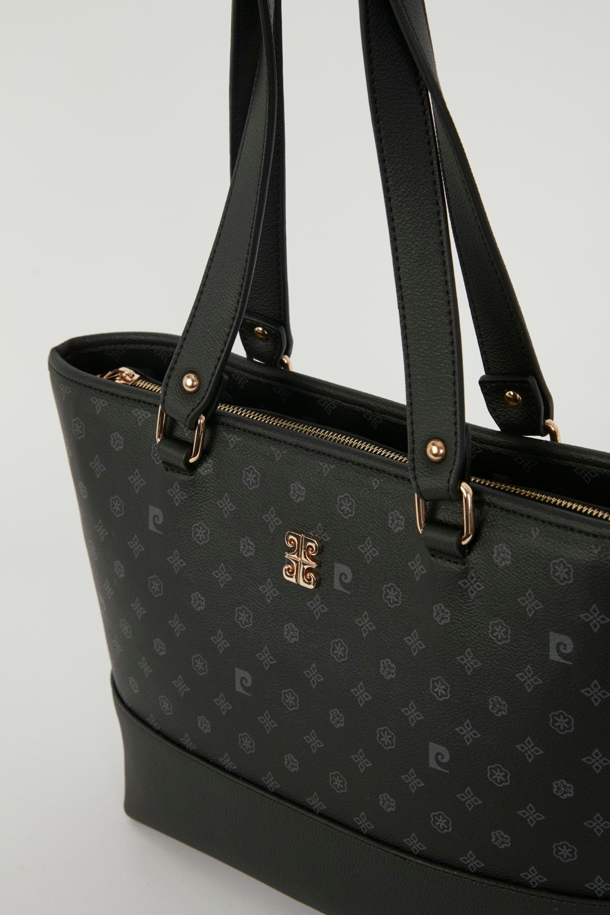 Siyah Monogram Kadın Omuz Çantası 05PO22Y1560 Siyah Monogram Kadın Omuz Çantası 05PO22Y1560