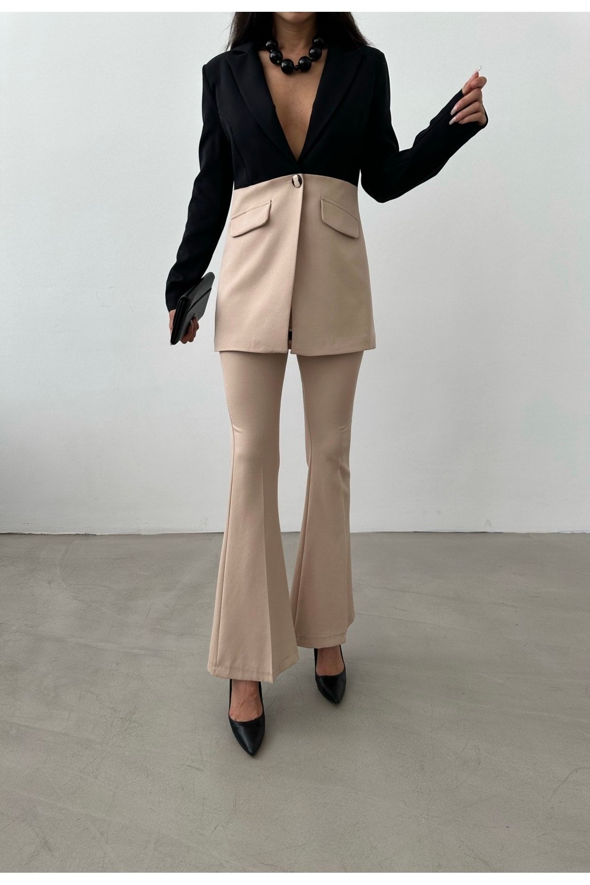Siyah Bloklu Sahte Cepli Astarlı Blazer Ceket Siyah Bloklu Sahte Cepli Astarlı Blazer Ceket