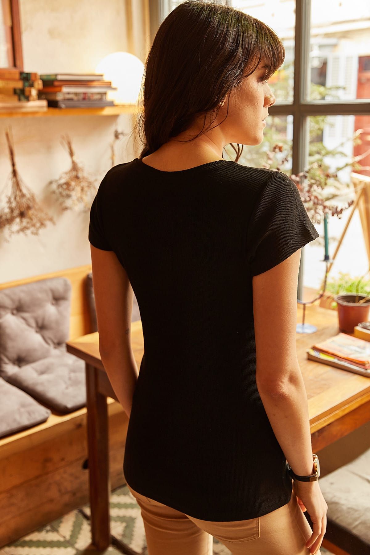 Kadın Siyah Çıtçıtlı Kaşkorse T-Shirt BLZ-19000171 Kadın Siyah Çıtçıtlı Kaşkorse T-Shirt BLZ-19000171