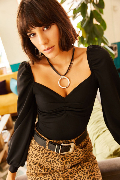 Kadın Siyah Önü Büzgülü Balon Kol Bluz BLZ-19001084 Kadın Siyah Önü Büzgülü Balon Kol Bluz BLZ-19001084